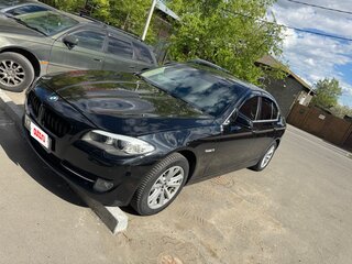 2013 BMW 5 серии 520i VI (F10/F11/F07), чёрный, 1650000 рублей, вид 1