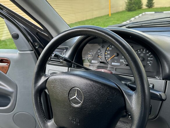 1998 Mercedes-Benz M-Класс 430 I (W163), чёрный, 1300000 рублей - вид 15