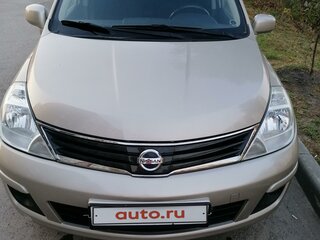2011 Nissan Tiida I Рестайлинг, коричневый, 890000 рублей, вид 1