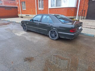 1999 Mercedes-Benz E-Класс 280 II (W210, S210), зелёный, 500000 рублей, вид 5