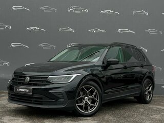 2021 Volkswagen Tiguan II Рестайлинг, чёрный, 2492600 рублей, вид 1