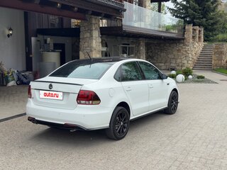 2016 Volkswagen Polo V Рестайлинг, белый, 1400000 рублей, вид 3
