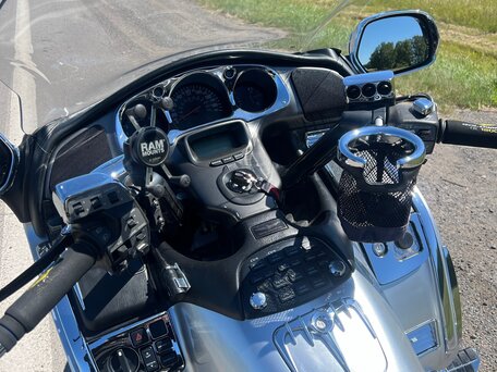 2003 Honda GL 1800 Gold Wing, серебристый, 900000 рублей, вид 3