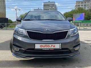 2016 Kia Rio III Рестайлинг, серый, 700000 рублей, вид 1