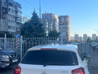 2014 BMW 1 серии 116i II (F20/F21), белый, 1350000 рублей, вид 4