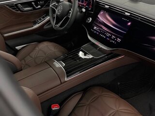 2026 Mercedes-Benz Maybach S-Класс 680 II (Z223) Рестайлинг, чёрный, 39000000 рублей, вид 3