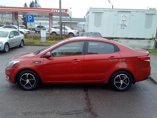 2017 Kia Rio III Рестайлинг, красный, 750000 рублей, вид 3