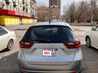 2021 Honda Fit IV, серый, 1420000 рублей, вид 4