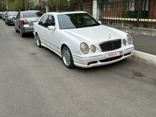 2001 Mercedes-Benz E-Класс AMG 55 AMG II (W210, S210) Рестайлинг, белый, 2100000 рублей, вид 2