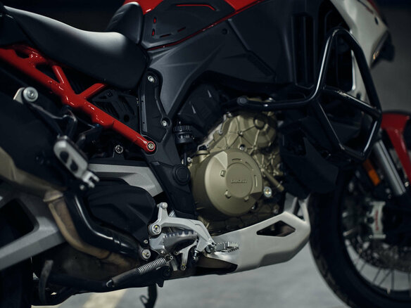 2024 Ducati Multistrada V4, красный, 3400000 рублей - вид 15
