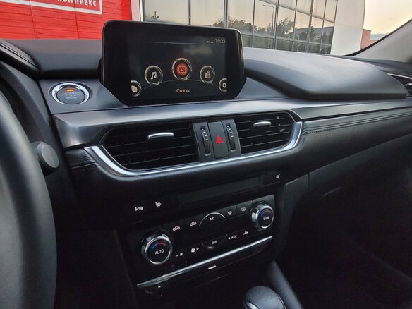 2016 Mazda 6 III (GJ) Рестайлинг, белый, 2300000 рублей - вид 10