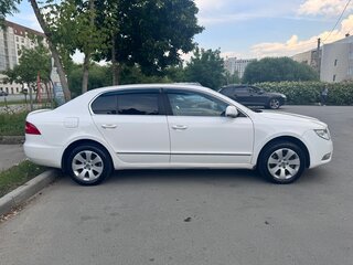 2013 Skoda Superb II, белый, 880000 рублей, вид 2