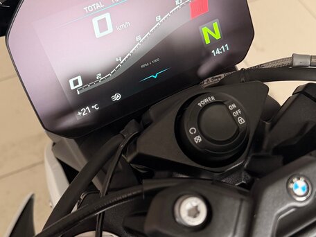 2021 BMW S 1000 R, белый, 1900000 рублей, вид 4