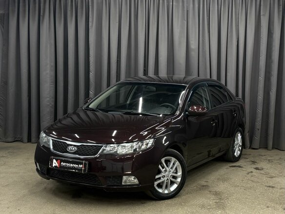 2011 Kia Cerato 6-speed II, красный