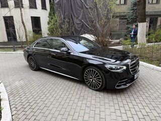 2021 Mercedes-Benz S-Класс 450 Long 4MATIC VII (W223), чёрный, 10000000 рублей, вид 3