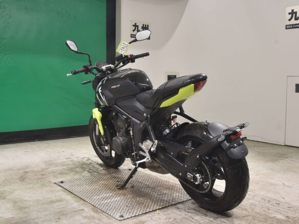 2024 Triumph Trident 660, чёрный, 1100000 рублей - вид 5