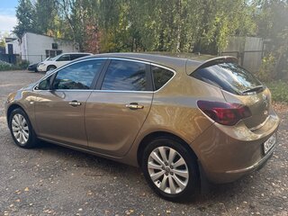 2012 Opel Astra J Рестайлинг, бежевый, 720000 рублей, вид 5