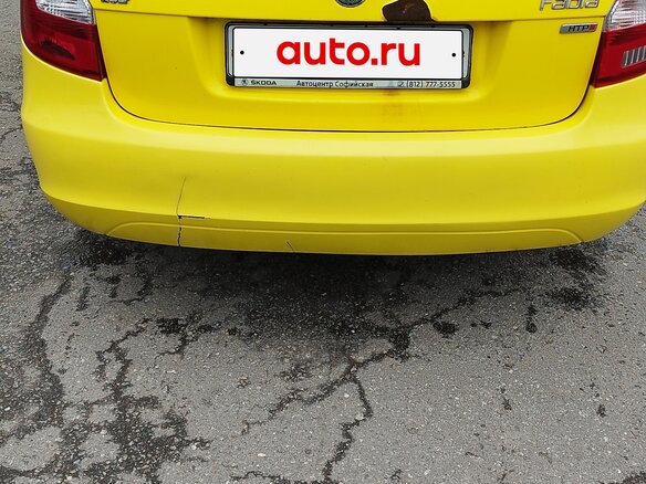 2011 Skoda Fabia II Рестайлинг, жёлтый, 250000 рублей - вид 1