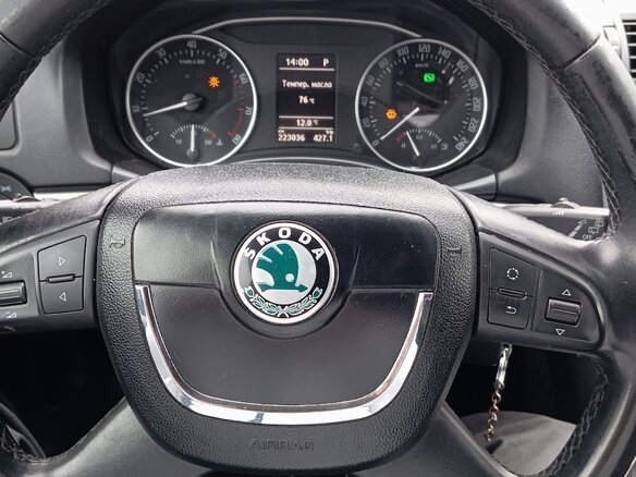 2013 Skoda Octavia DSG7 II (A5) Рестайлинг, серебристый, 900000 рублей - вид 8