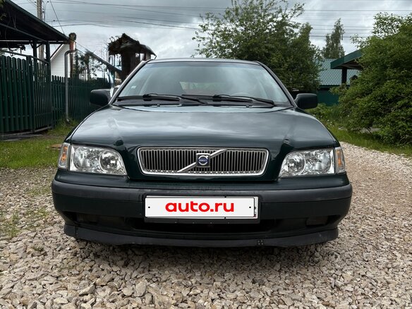 2000 Volvo V40 I Рестайлинг, зелёный, 350000 рублей - вид 1