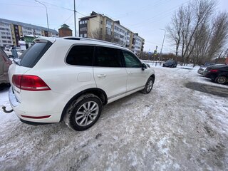 2011 Volkswagen Touareg II, белый, 2050000 рублей, вид 4