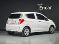 2020 Chevrolet Spark IV Рестайлинг, белый, 850000 рублей - вид 2
