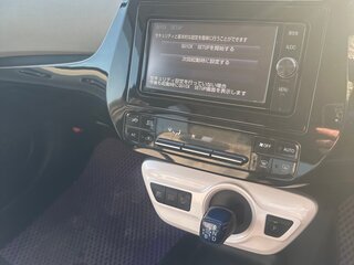 2017 Toyota Prius IV (XW50), серебристый, 1750000 рублей, вид 5
