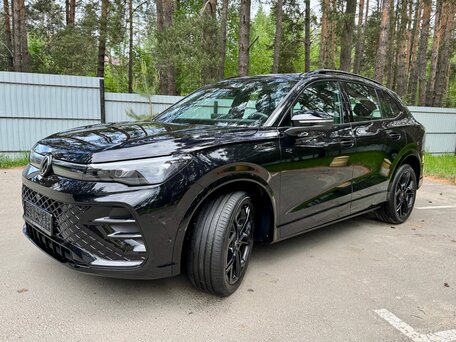 2026 Volkswagen Tiguan L Pro III (China Market), чёрный, 4795000 рублей, вид 3