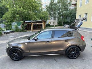 2006 BMW 1 серии 120i I (E81/E82/E87/E88), бежевый, 550000 рублей, вид 5