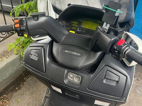 2002 Suzuki Burgman (SkyWave) 650, белый, 510000 рублей, вид 5