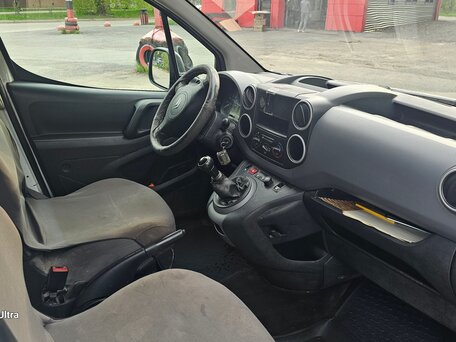 2012 Citroen Berlingo, белый, 400000 рублей, вид 2