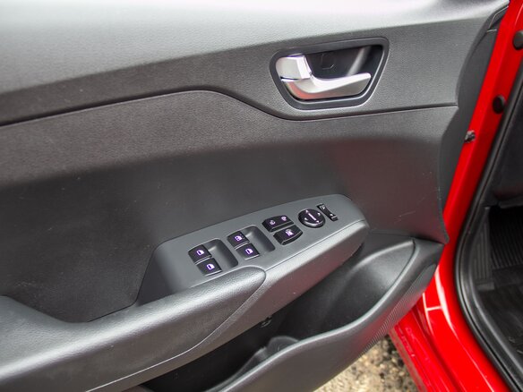 2020 Hyundai Solaris II Рестайлинг, красный, 1257000 рублей - вид 18