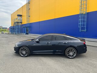 2021 Kia K5 III, синий, 3150000 рублей, вид 4