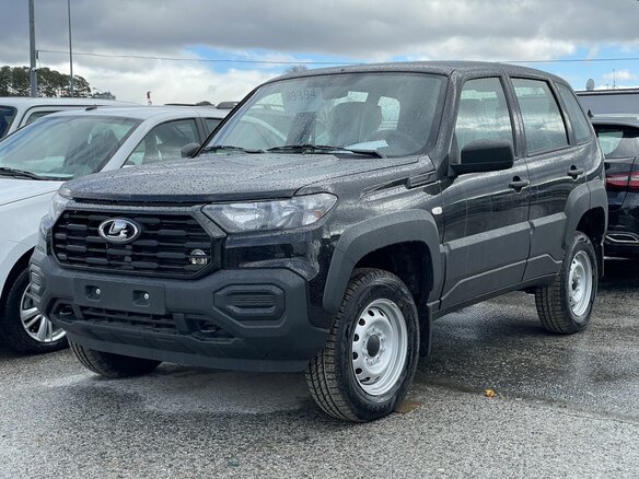 2026 Lada (ВАЗ) Niva Travel I Рестайлинг, чёрный - вид 2