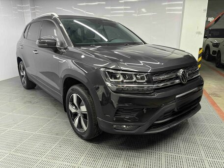 2023 Volkswagen Tharu I, серый, 1890000 рублей, вид 2