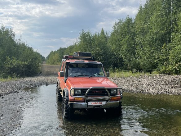 1990 Toyota Land Cruiser Prado 70 Series, оранжевый - вид 3