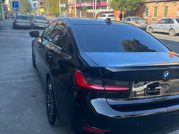 2019 BMW 3 серии 330i VII (G2x), чёрный, 3050000 рублей - вид 2