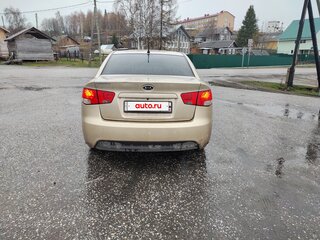 2009 Kia Cerato 4-speed II, золотистый, 680000 рублей, вид 5