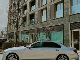 2016 Mercedes-Benz E-Класс 200 V (W213, S213, C238), серебристый, 3370000 рублей, вид 1