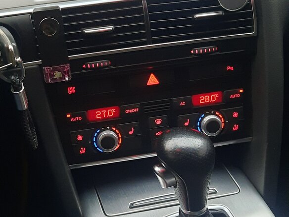 2009 Audi A6 III (C6) Рестайлинг, чёрный, 1350000 рублей - вид 2