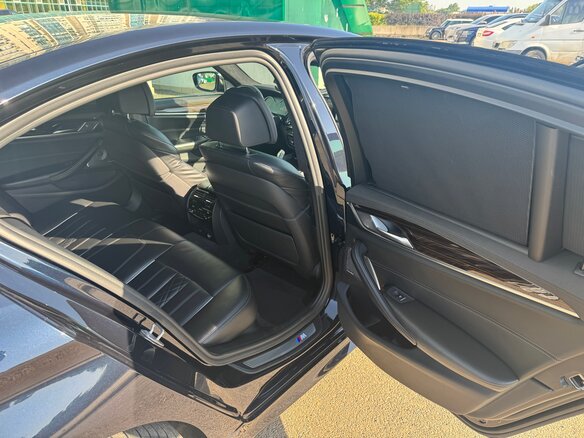 2018 BMW 5 серии M550d xDrive VII (G30/G31/G38), чёрный, 5800000 рублей - вид 19