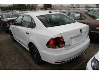 2017 Volkswagen Polo V Рестайлинг, белый, 550000 рублей, вид 4