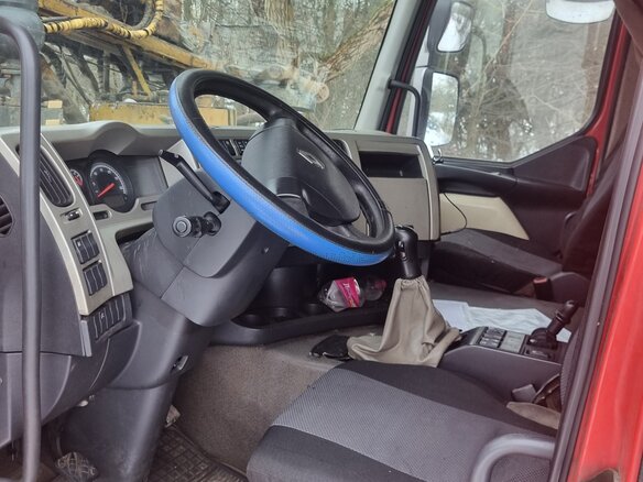 2006 Renault Premium, красный, 800000 рублей
