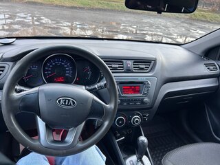 2012 Kia Rio 4-speed III, красный, 1050000 рублей, вид 5