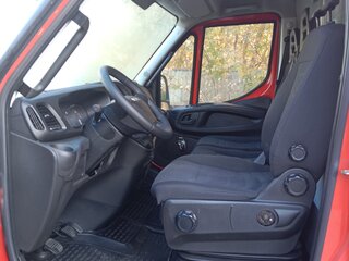 2017 Iveco Daily, красный, 2500000 рублей, вид 2