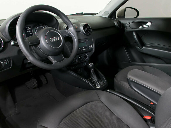 2011 Audi A1 I (8X), белый - вид 5