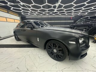 2018 Rolls-Royce Ghost I Рестайлинг (Series II), чёрный, 18000000 рублей, вид 2