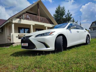 2020 Lexus ES 250 VII, белый, 3650000 рублей, вид 1