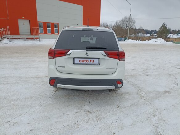 2016 Mitsubishi Outlander III Рестайлинг 2, белый, 2349000 рублей - вид 7