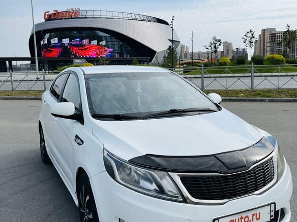 2013 Kia Rio 4-speed III, белый, 950000 рублей - вид 2